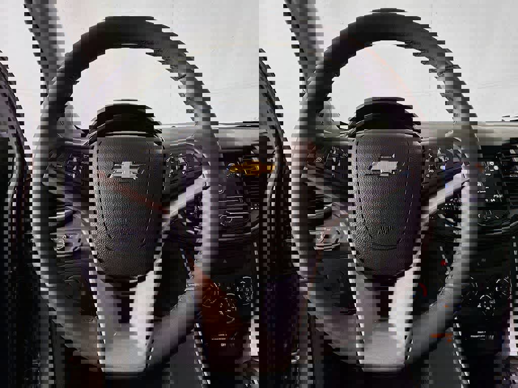 Used 2021 Chevrolet Trax LT w/ Driver Confidence Package image 18