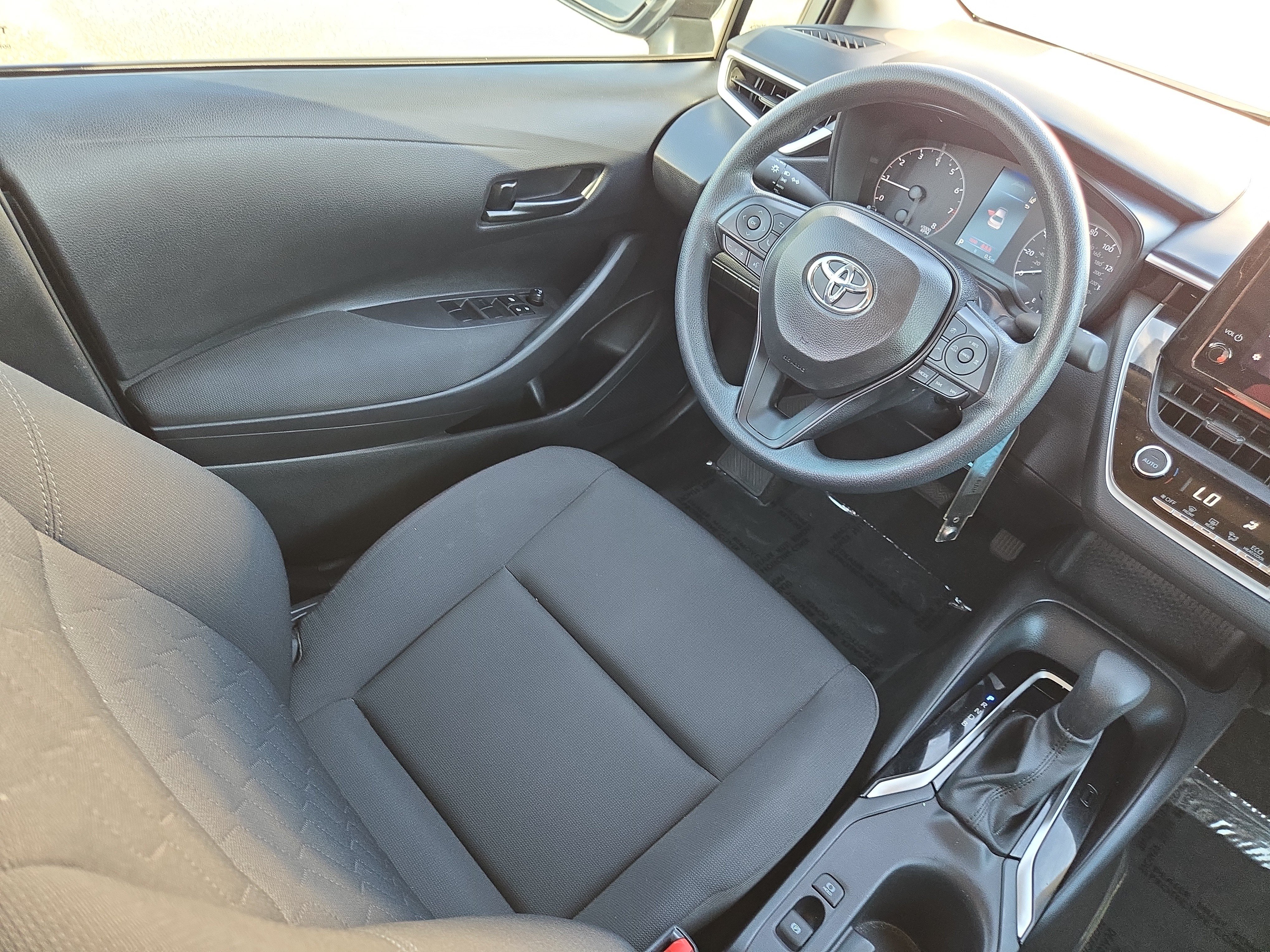 Used 2024 Toyota Corolla LE FWD image 16