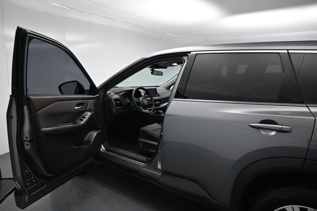 Used 2021 Nissan Rogue SV FWD image 9