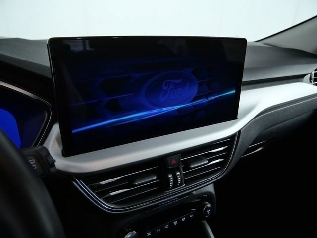 Certified 2025 Ford Escape Platinum w/ Premium Technology Package AWD/4WD image 19