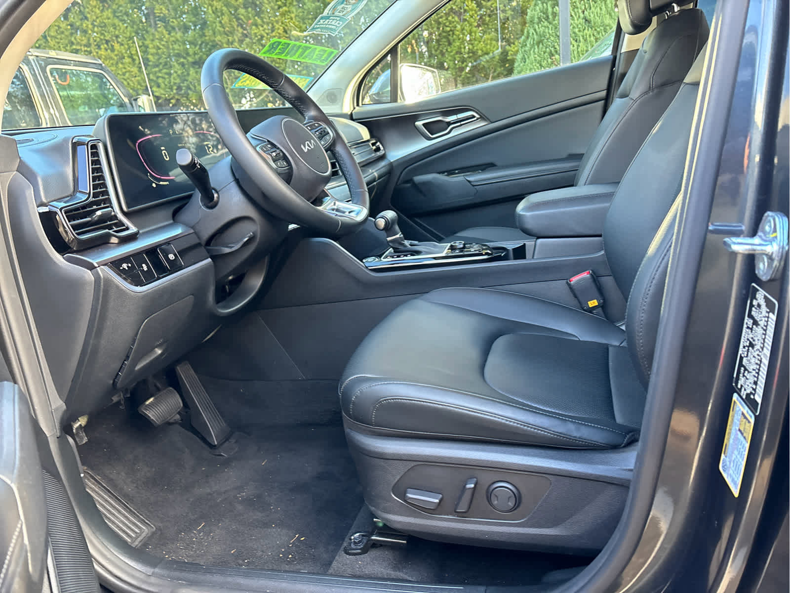 Used 2023 Kia Sportage EX image 9