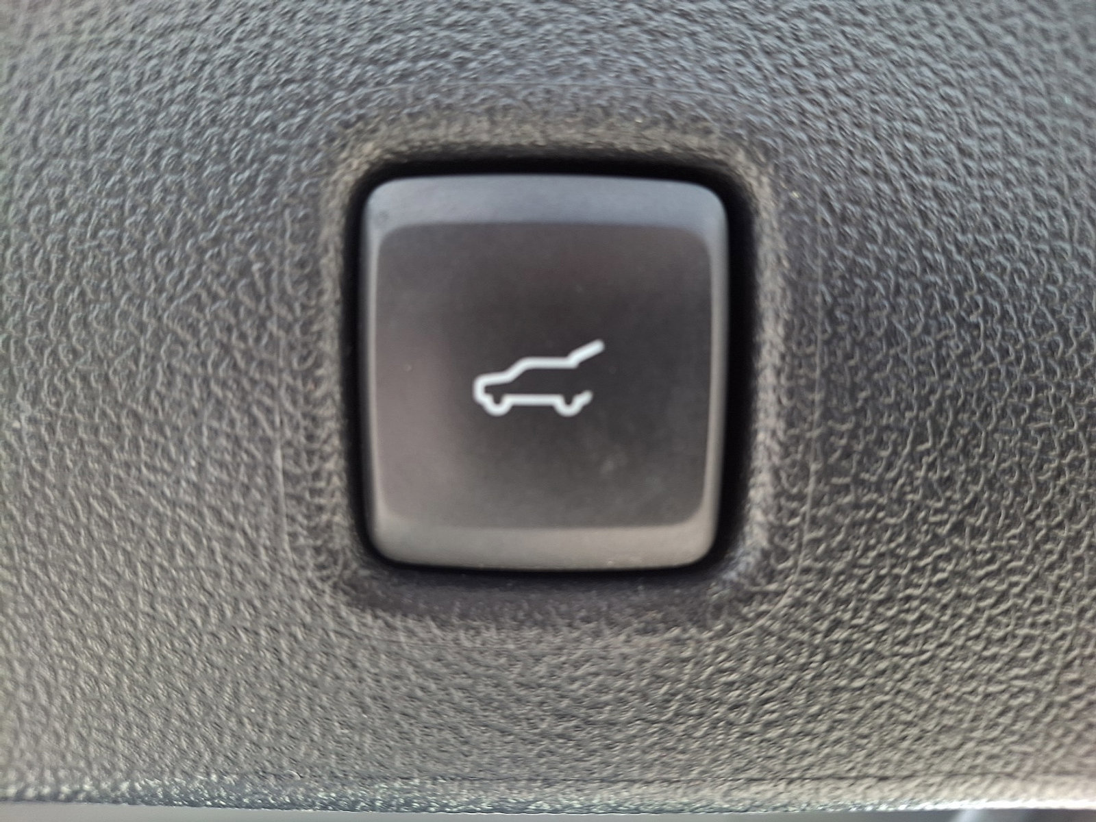 Certified 2022 Ford Escape SEL image 30