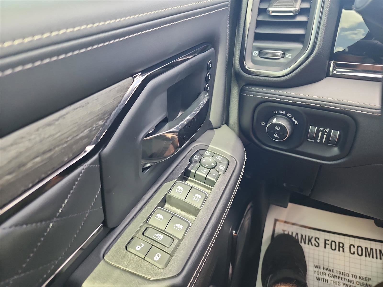 Used 2026 RAM 2500 Limited AWD/4WD image 32