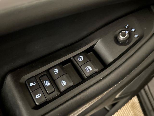 Used 2022 Jeep Grand Cherokee L Limited AWD/4WD image 16