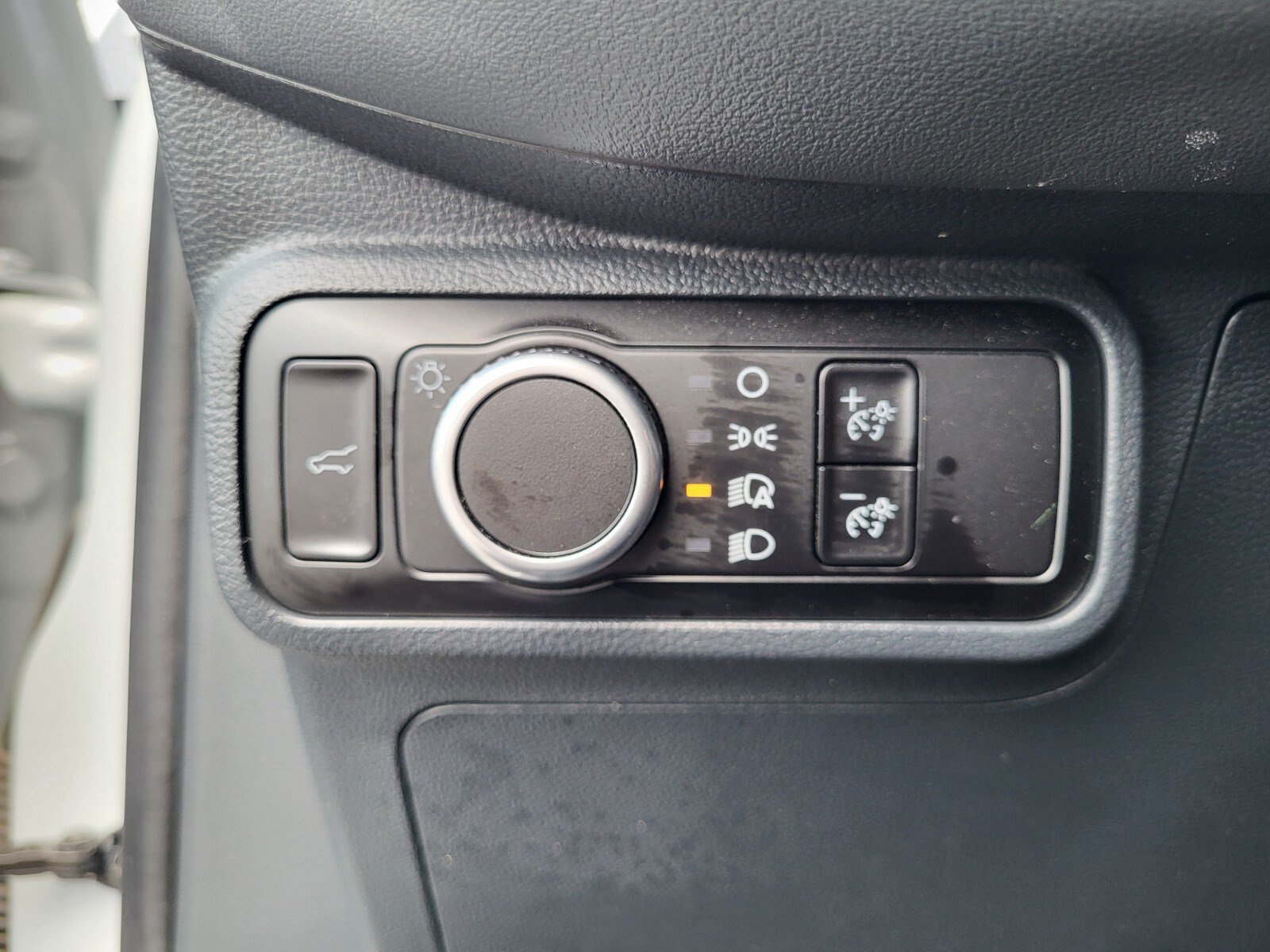 Certified 2025 Ford Explorer Active RWD image 25