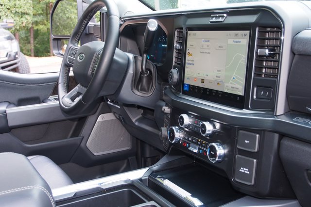 Certified 2025 Ford F350 Lariat w/ Lariat Ultimate Package AWD/4WD image 11