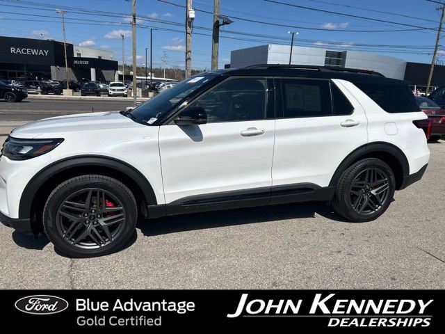Certified 2025 Ford Explorer ST-Line w/ Premium Package AWD/4WD image 2