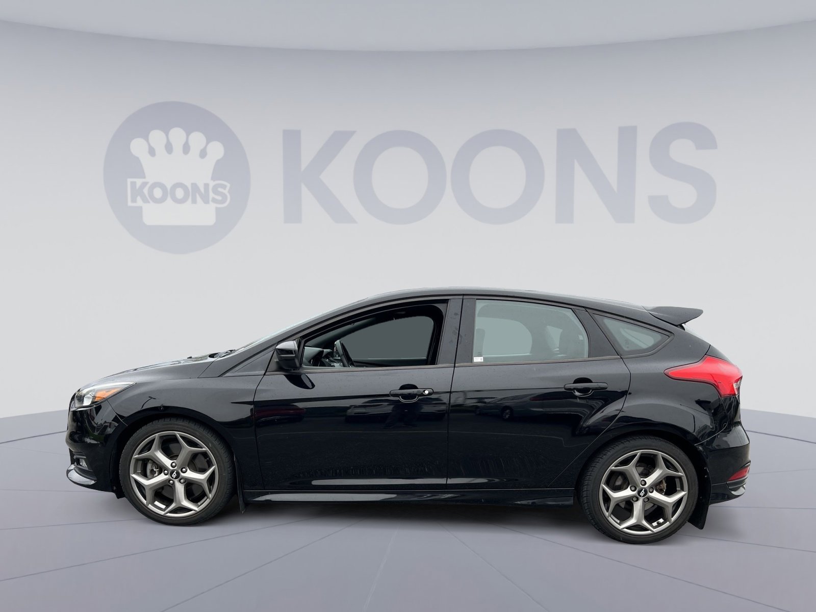 Certified 2018 Ford Focus ST FWD image 13