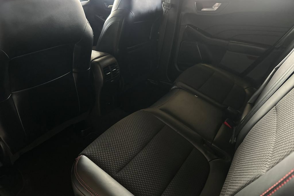 Certified 2023 Ford Escape ST-Line Elite AWD/4WD image 12