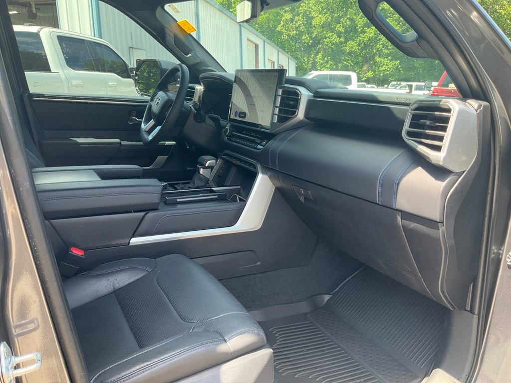 Used 2025 Toyota Sequoia Platinum AWD/4WD image 11