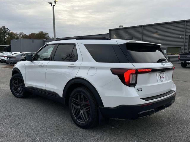 Certified 2025 Ford Explorer ST-Line w/ Premium Package image 13
