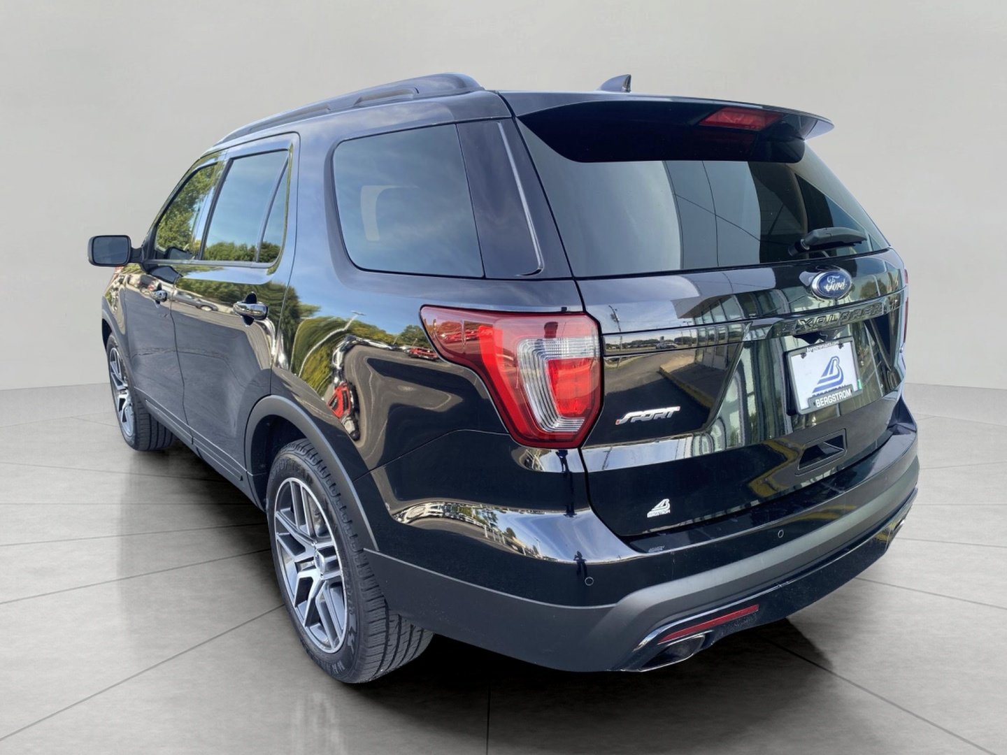 Certified 2017 Ford Explorer Sport AWD/4WD image 12