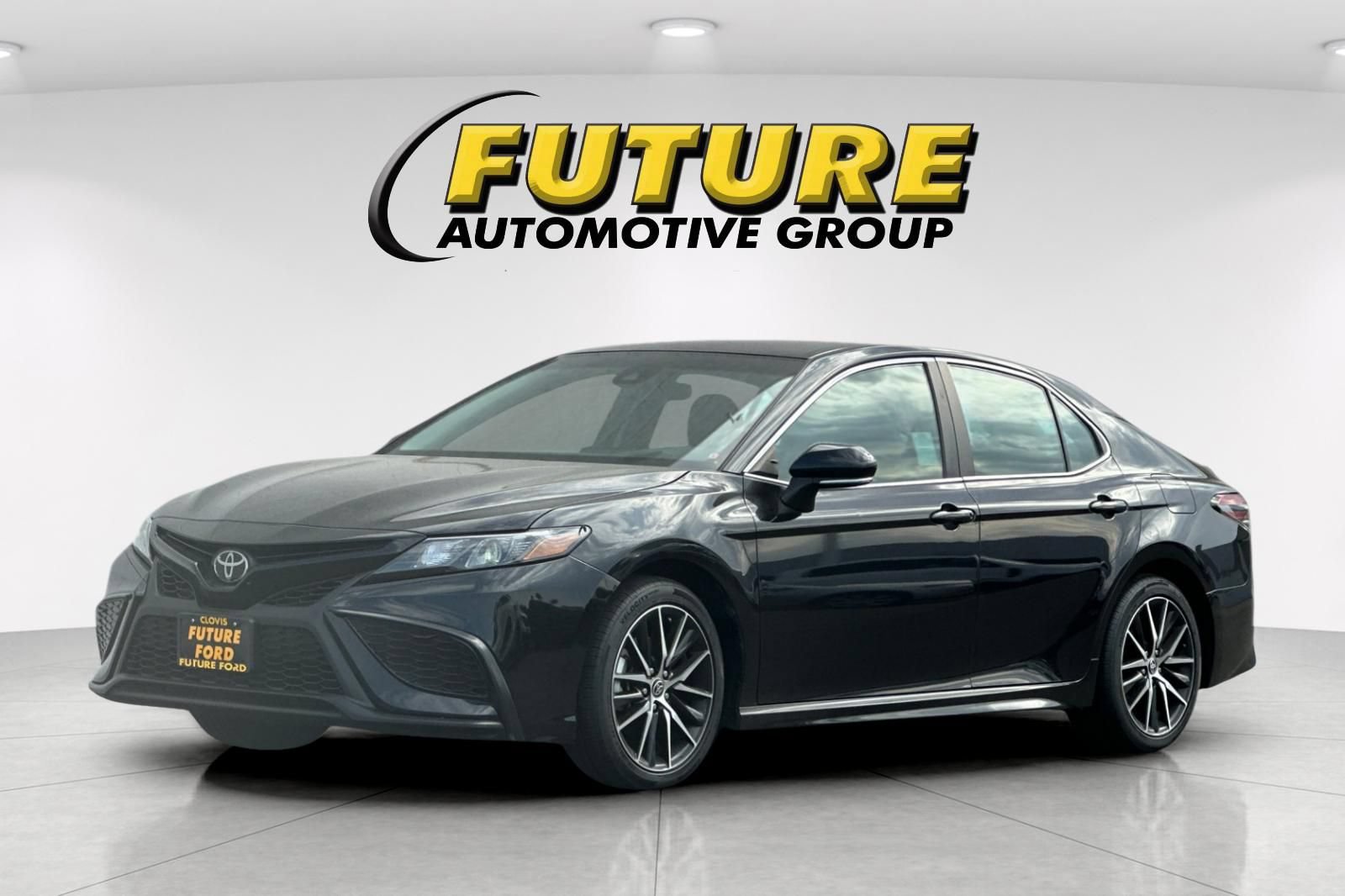 Used 2023 Toyota Camry SE FWD image 7