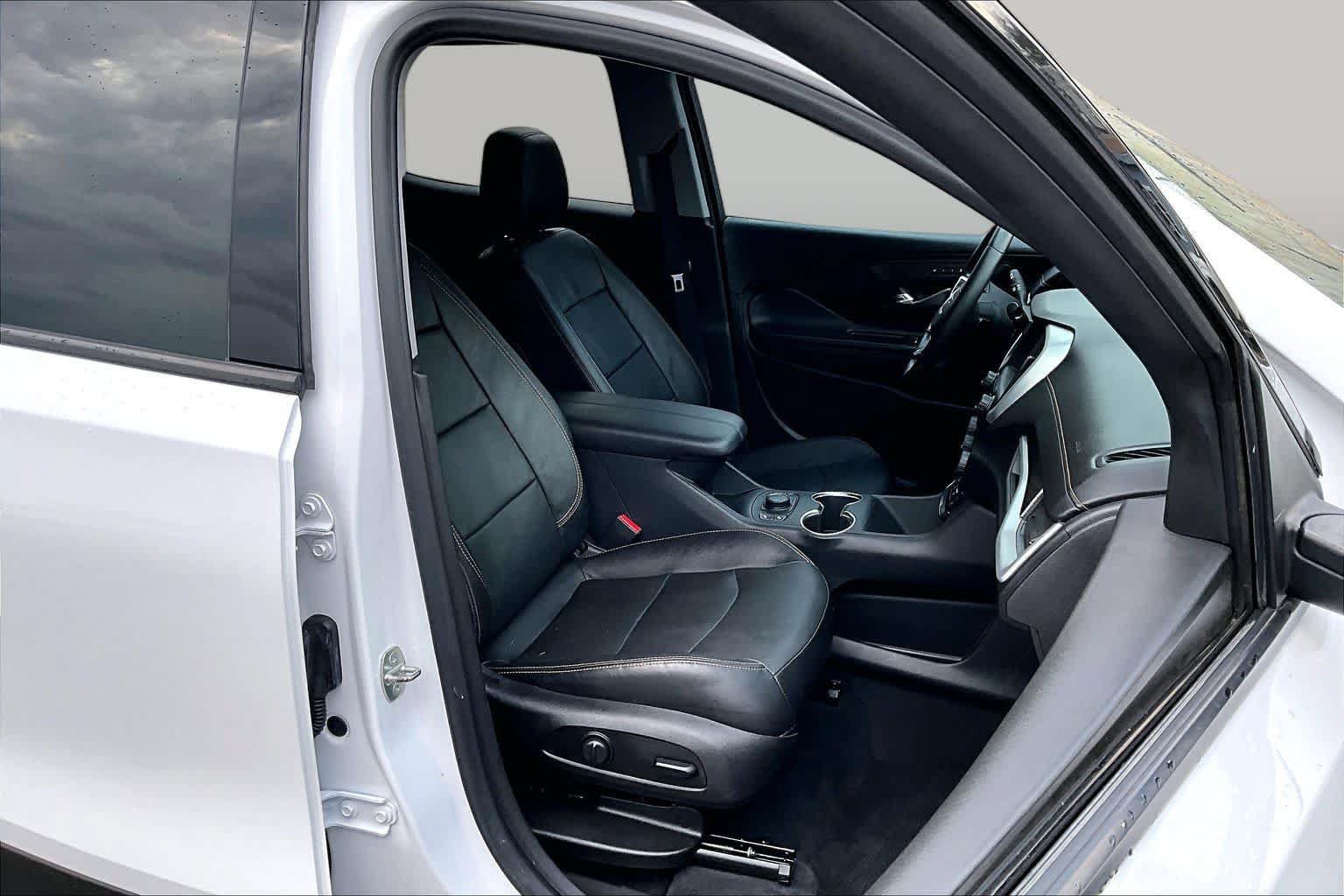 Used 2021 GMC Terrain SLT w/ Elevation Edition FWD image 9