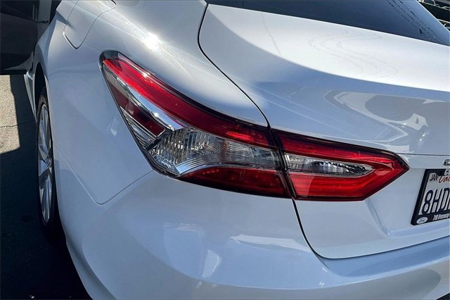 Used 2019 Toyota Camry LE image 30