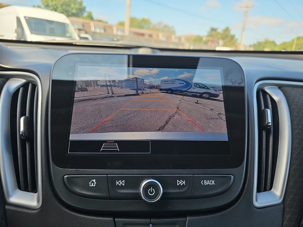 Used 2025 Chevrolet Malibu LT FWD image 21