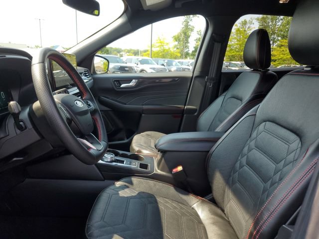 Certified 2023 Ford Escape ST-Line Elite w/ Premium Technology Package AWD/4WD image 10