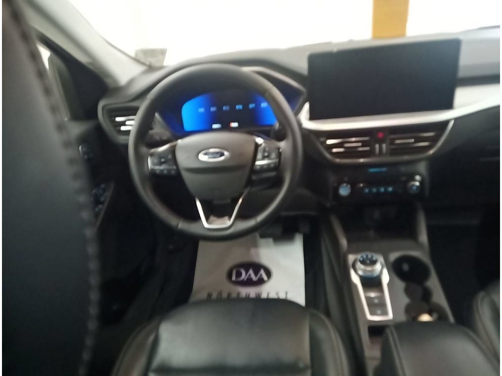 Certified 2025 Ford Escape Platinum AWD/4WD image 7