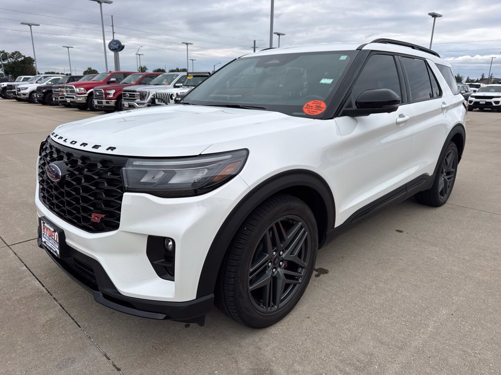 Certified 2025 Ford Explorer ST AWD/4WD image 28