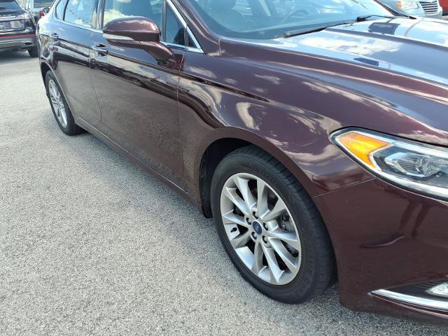 Certified 2017 Ford Fusion SE w/ Fusion SE Technology Package FWD image 17