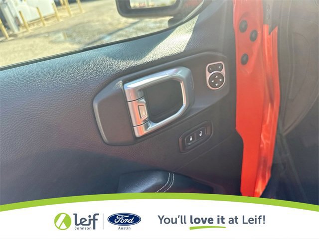 Used 2018 Jeep Wrangler Unlimited Sahara w/ Safety Group image 20