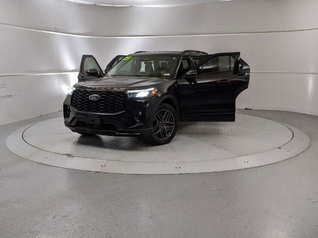 Certified 2025 Ford Explorer ST-Line w/ ST-Line Street Pack image 13