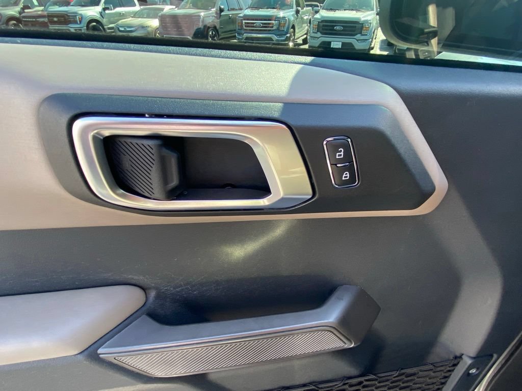 Certified 2023 Ford Bronco Wildtrak AWD/4WD image 11