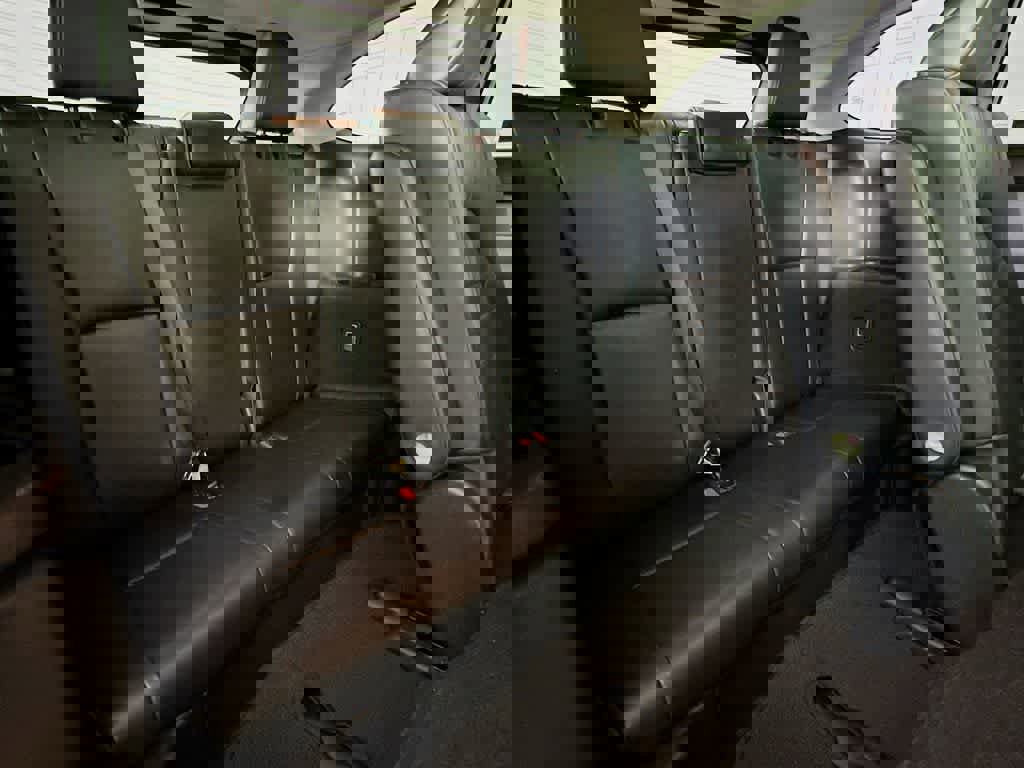 Used 2023 Toyota Highlander XLE image 32