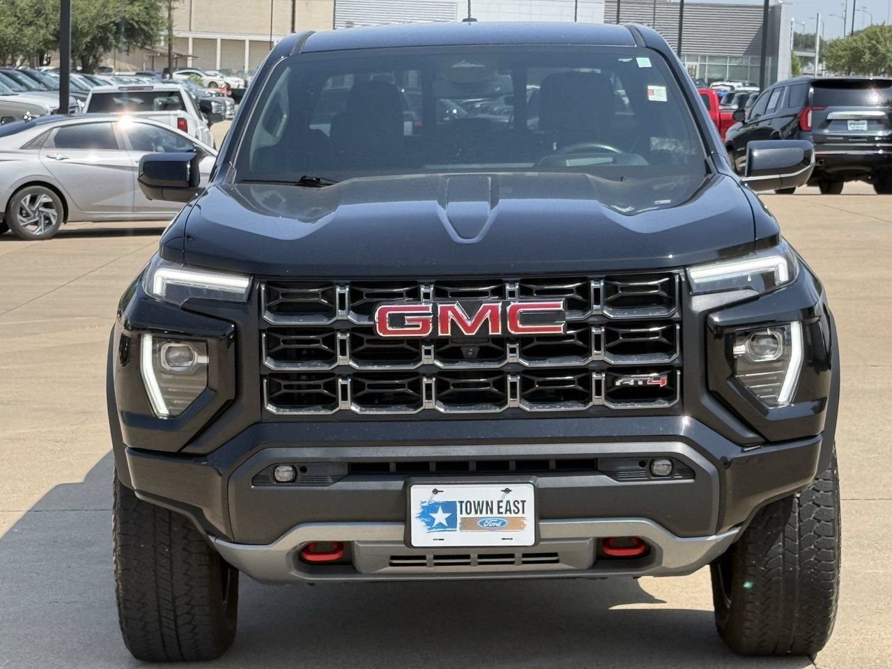 Used 2023 GMC Canyon AT4 w/ AT4 Premium Package AWD/4WD image 8