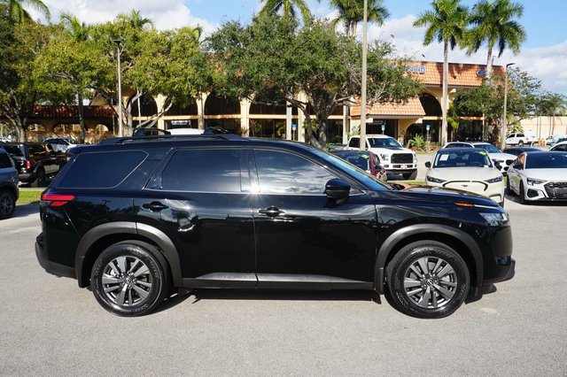 Used 2022 Nissan Pathfinder SV image 14