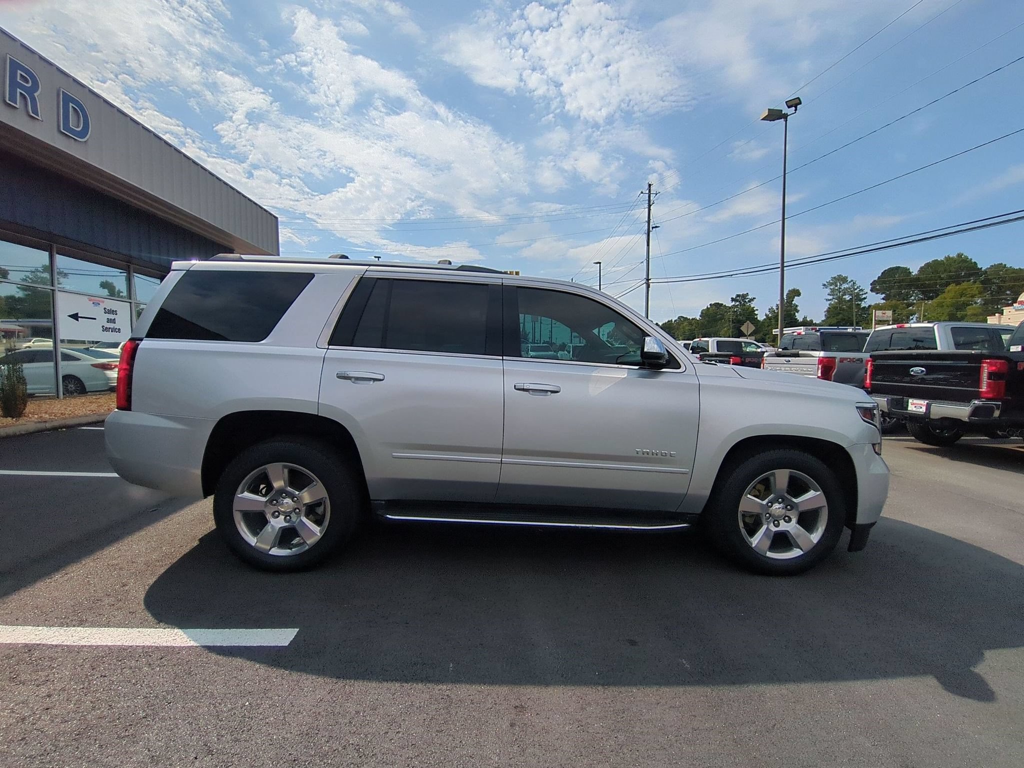 Used 2018 Chevrolet Tahoe Premier RWD image 4