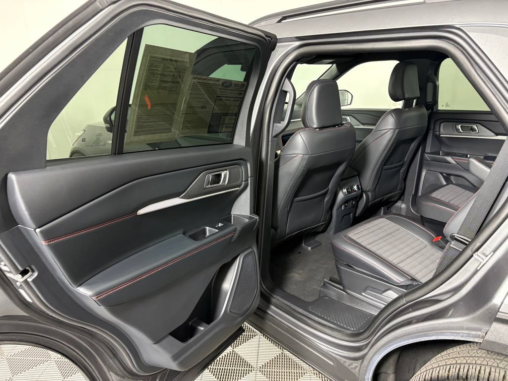 Certified 2026 Ford Explorer ST-Line w/ ST-Line Street Pack AWD/4WD image 28