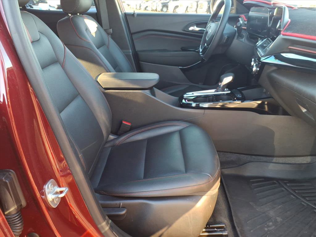 Used 2024 Chevrolet Trax RS image 11