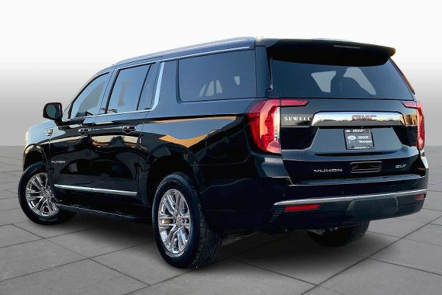 Used 2023 GMC Yukon XL SLT w/ SLT Premium Package image 2