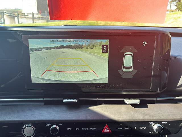 Used 2022 Kia Carnival EX FWD image 22