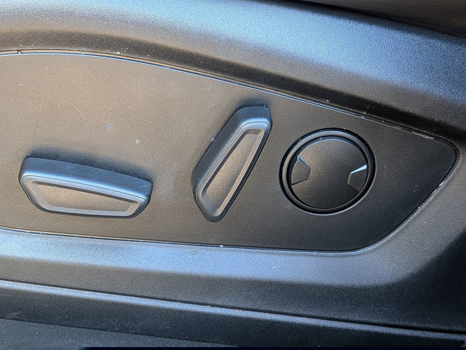 Certified 2023 Ford Explorer XLT w/ Equipment Group 202A image 22