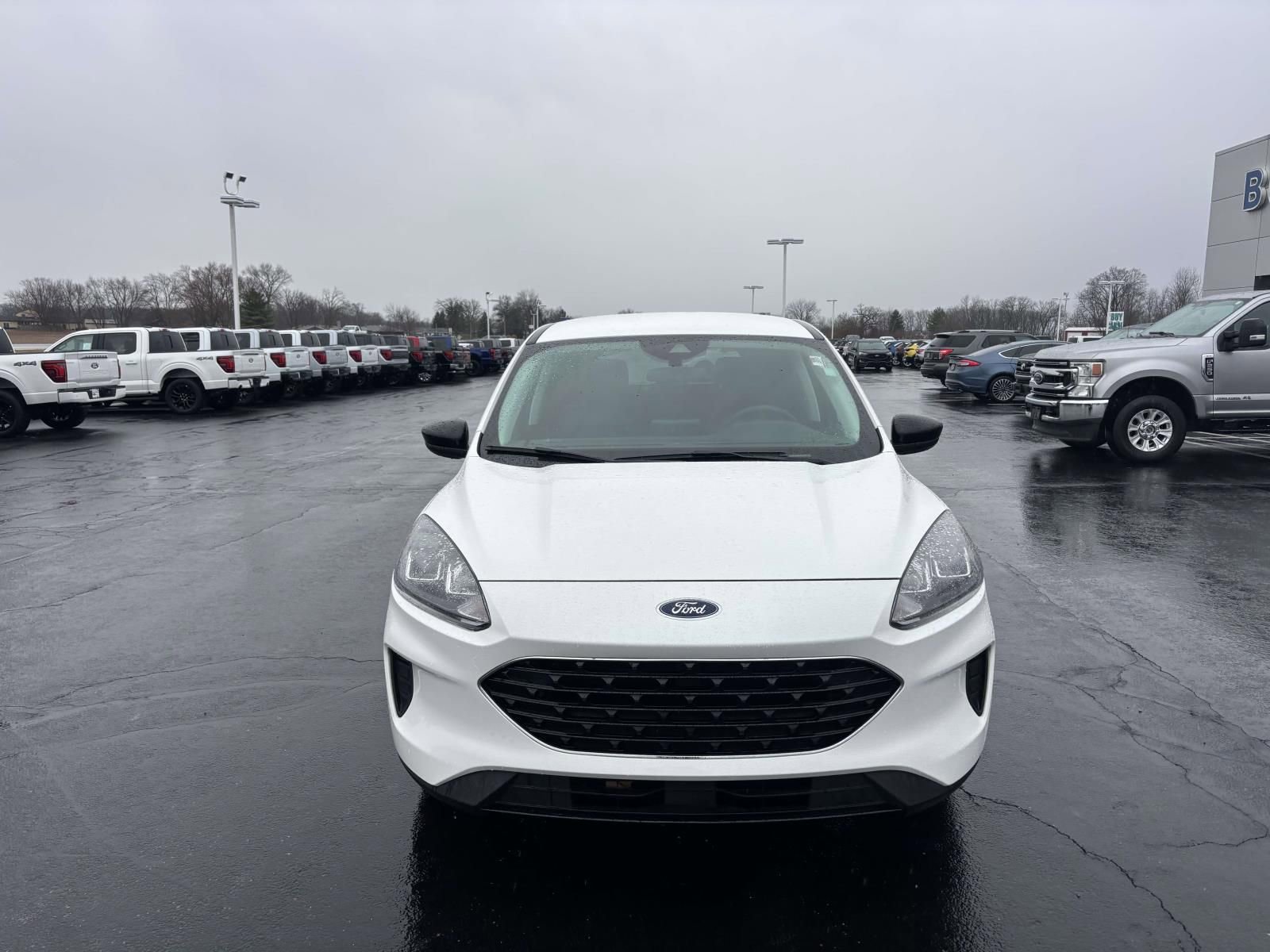 Certified 2021 Ford Escape SE w/ SE Sport Appearance Package image 2