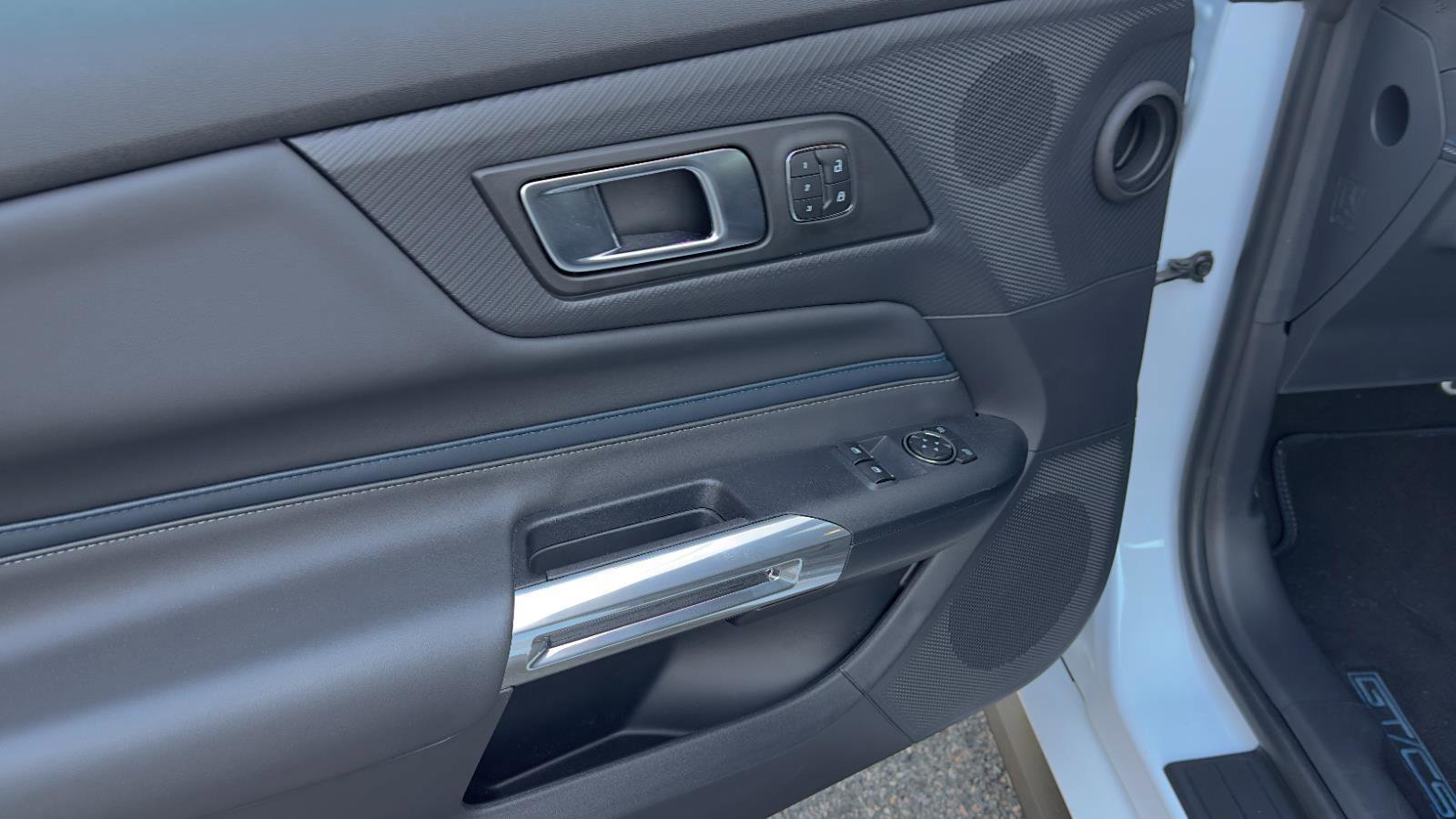 Certified 2025 Ford Mustang GT Premium RWD image 9