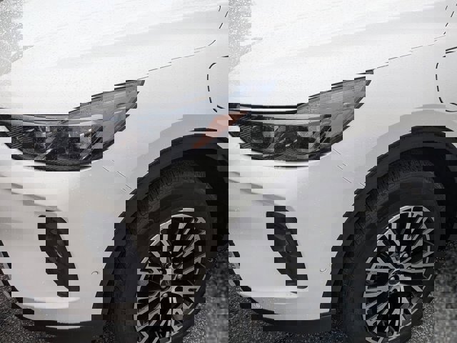 Certified 2024 Ford Escape SE w/ PHEV Premium Package image 10