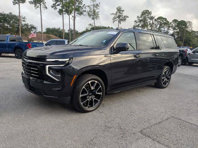 Used 2025 Chevrolet Suburban RST w/ Comfort Package AWD/4WD image 8