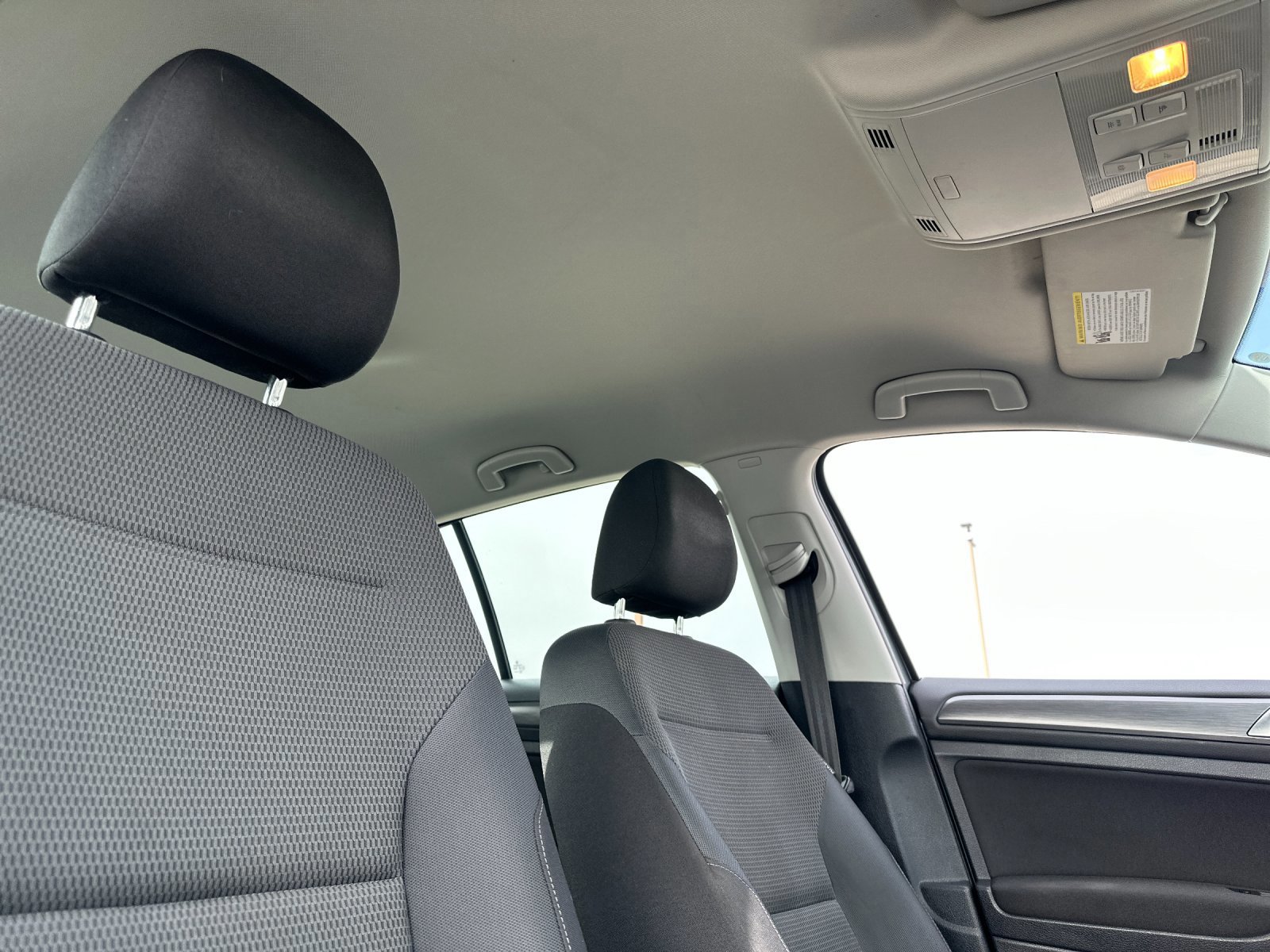 Used 2019 Volkswagen Golf image 16