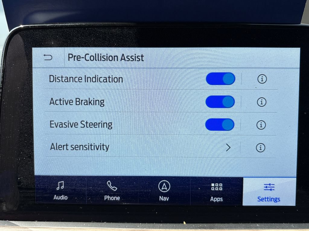 Certified 2020 Ford Escape Titanium AWD/4WD image 37