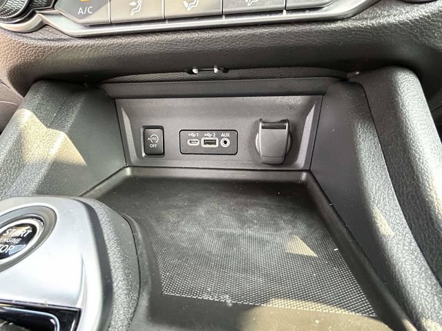 Used 2025 Nissan Sentra SV FWD image 12