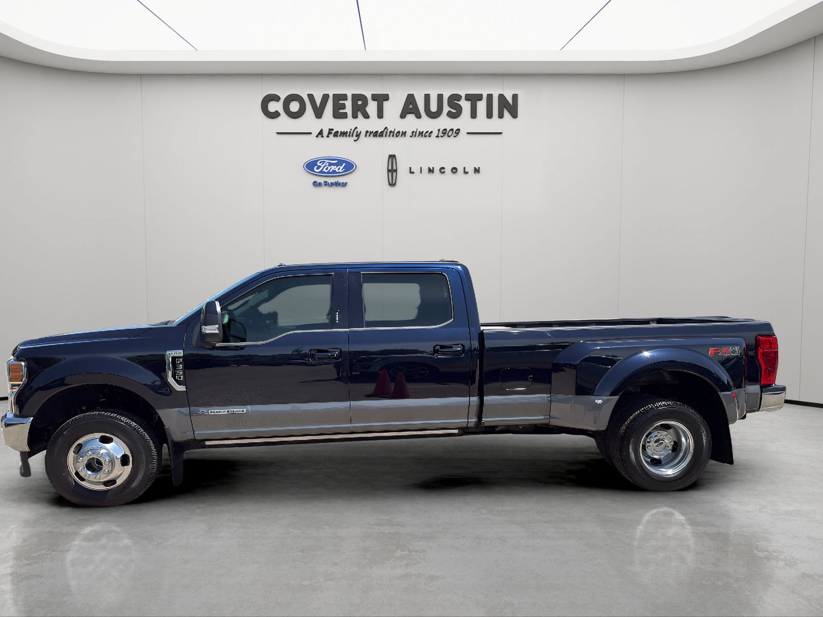 Certified 2021 Ford F350 Lariat w/ Lariat Ultimate Package AWD/4WD image 3