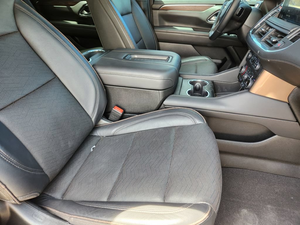 Used 2024 Chevrolet Tahoe High Country AWD/4WD image 13