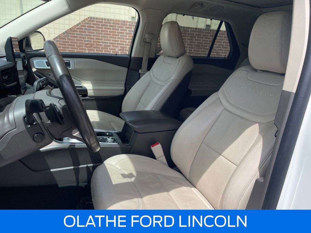 Certified 2020 Ford Explorer Platinum w/ Premium Technology Package AWD/4WD image 13