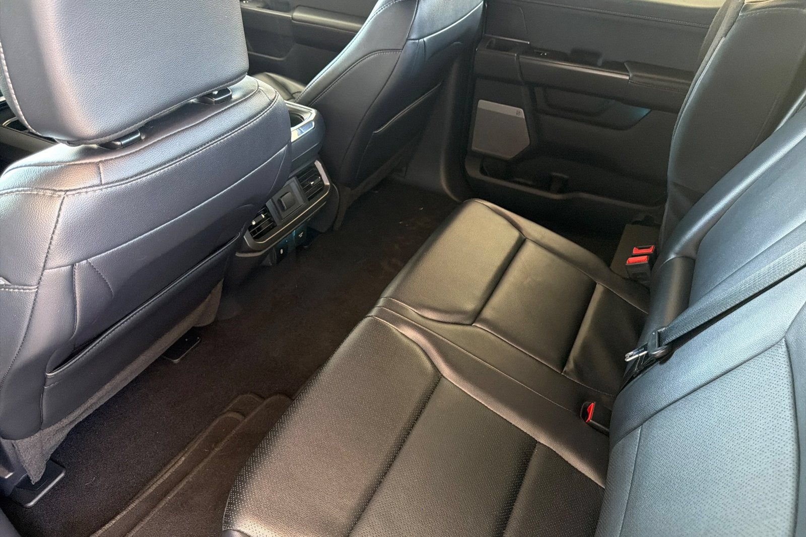Certified 2024 Ford F150 Lariat AWD/4WD image 6