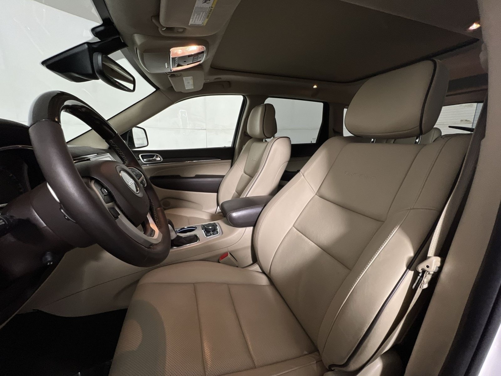 Used 2020 Jeep Grand Cherokee Summit AWD/4WD image 13