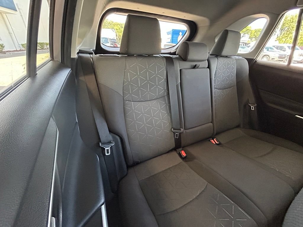 Used 2020 Toyota RAV4 XLE FWD image 30