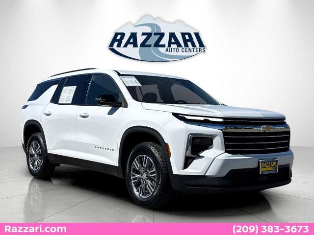 Used 2025 Chevrolet Traverse LT AWD/4WD image 1
